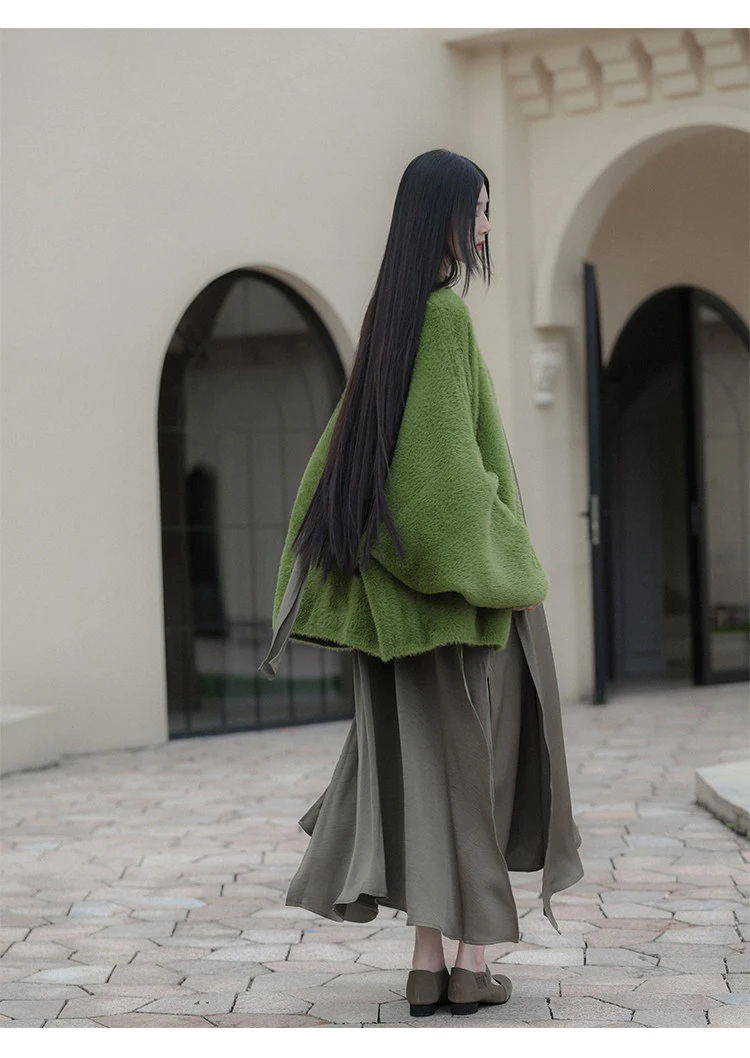 Lautaro Autumn Winter Oversized Thick Warm Green Faux Fur Coat Women with Deep V Neck Bat Sleeve Chic Luxury Fluffy Jacket 2026