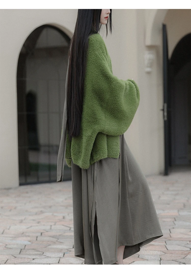 Lautaro Autumn Winter Oversized Thick Warm Green Faux Fur Coat Women with Deep V Neck Bat Sleeve Chic Luxury Fluffy Jacket 2026