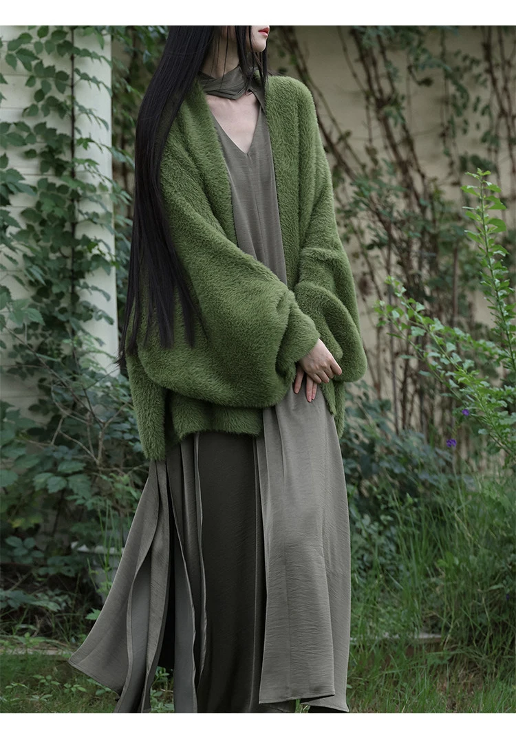 Lautaro Autumn Winter Oversized Thick Warm Green Faux Fur Coat Women with Deep V Neck Bat Sleeve Chic Luxury Fluffy Jacket 2026