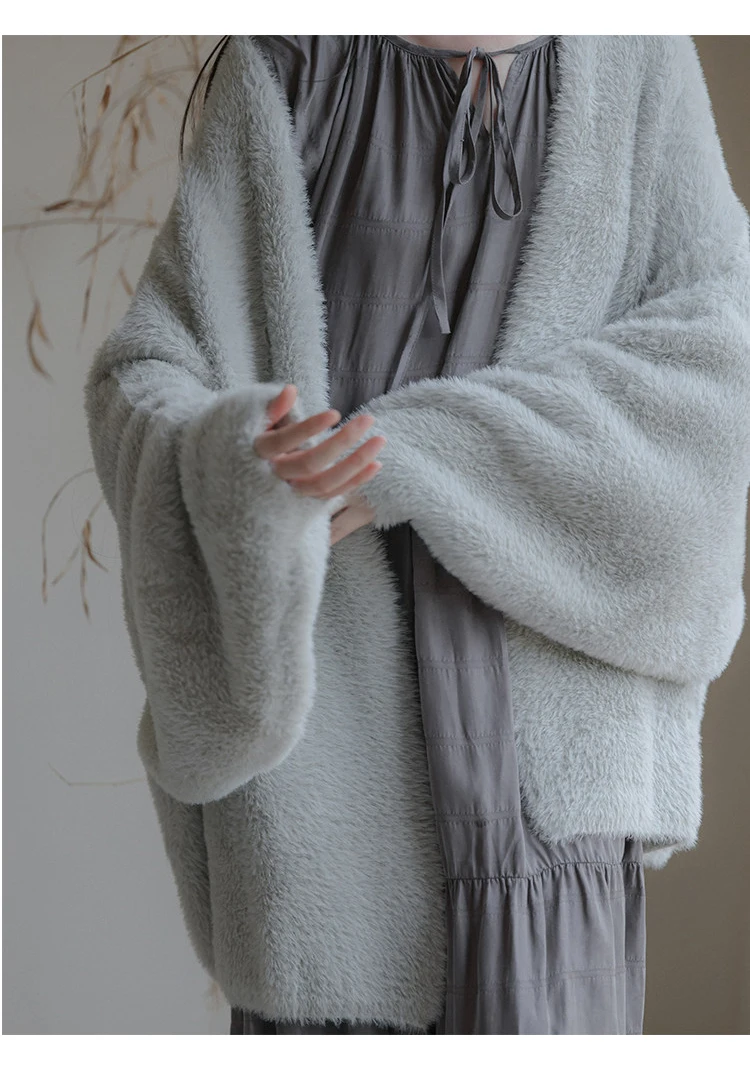 Lautaro Autumn Winter Oversized Thick Warm Green Faux Fur Coat Women with Deep V Neck Bat Sleeve Chic Luxury Fluffy Jacket 2026
