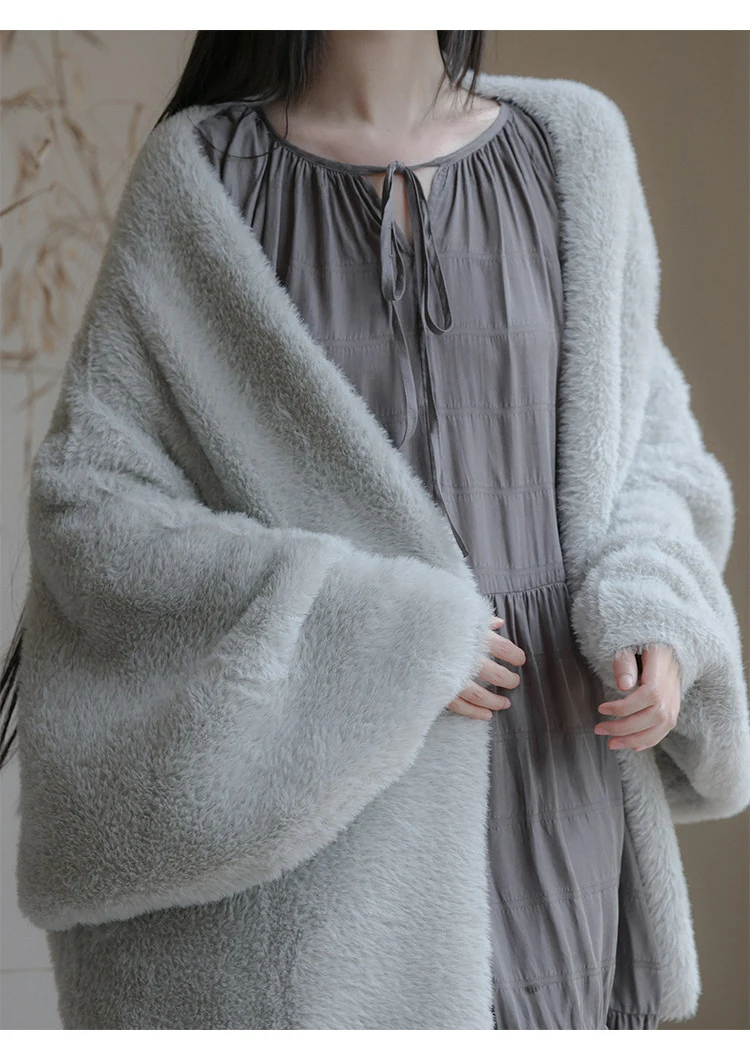 Lautaro Autumn Winter Oversized Thick Warm Green Faux Fur Coat Women with Deep V Neck Bat Sleeve Chic Luxury Fluffy Jacket 2026