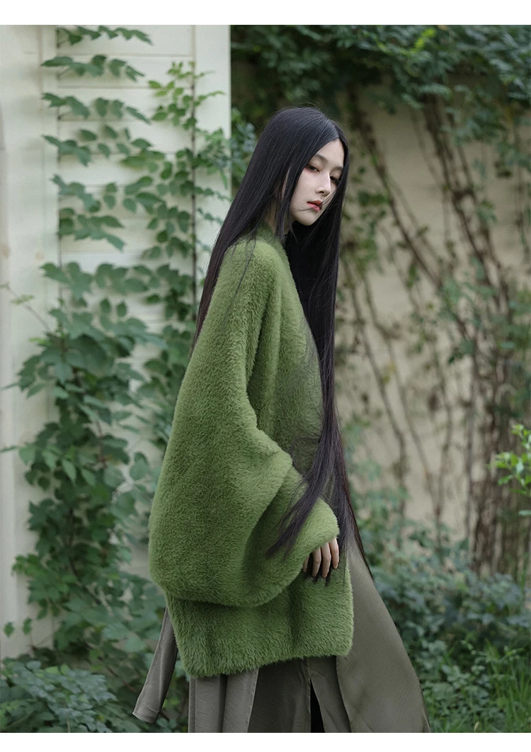 Lautaro Autumn Winter Oversized Thick Warm Green Faux Fur Coat Women with Deep V Neck Bat Sleeve Chic Luxury Fluffy Jacket 2026
