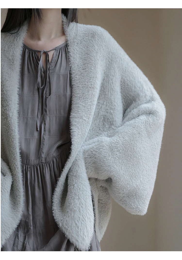 Lautaro Autumn Winter Oversized Thick Warm Green Faux Fur Coat Women with Deep V Neck Bat Sleeve Chic Luxury Fluffy Jacket 2026