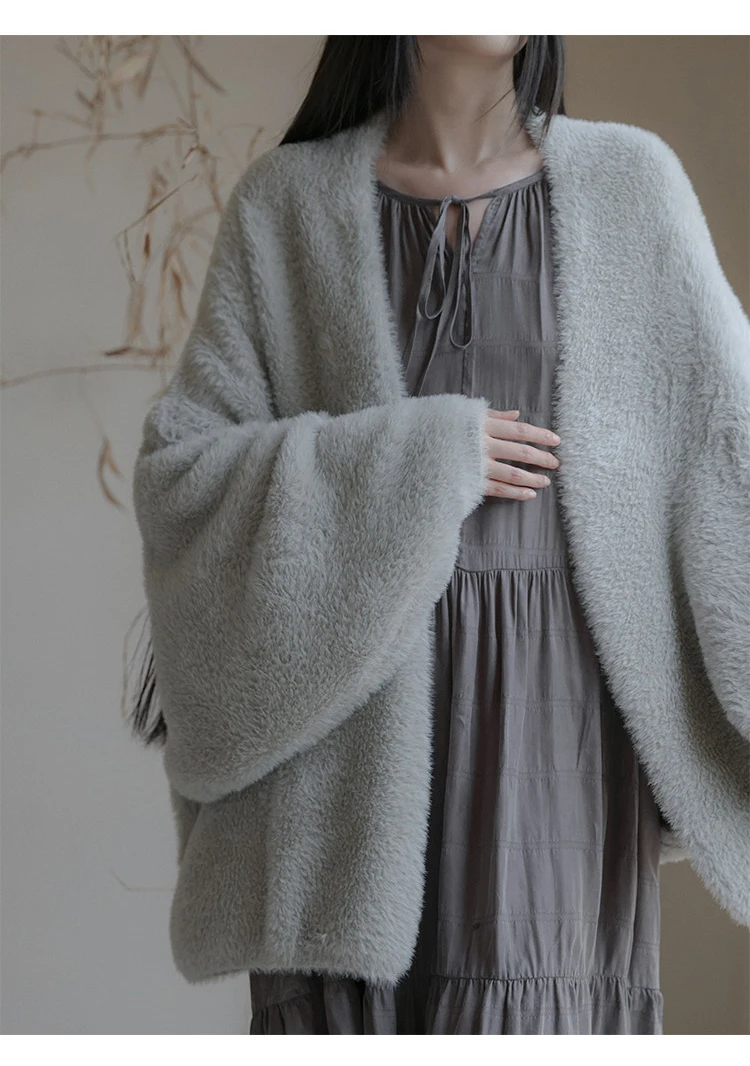 Lautaro Autumn Winter Oversized Thick Warm Green Faux Fur Coat Women with Deep V Neck Bat Sleeve Chic Luxury Fluffy Jacket 2026
