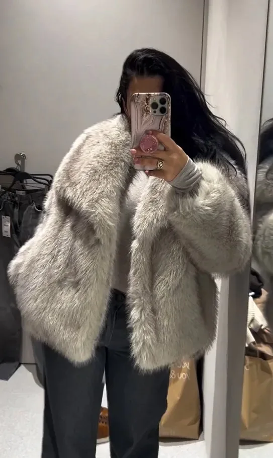 Woman Autumn Winter Faux Fur Coat Plush Fluffy Women's Jacket New in Outerwears White Red Gray Black Wool Blends Coats