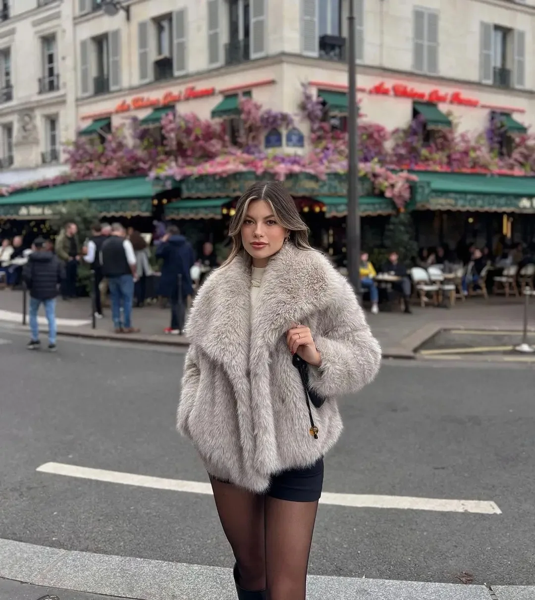 Woman Autumn Winter Faux Fur Coat Plush Fluffy Women's Jacket New in Outerwears White Red Gray Black Wool Blends Coats