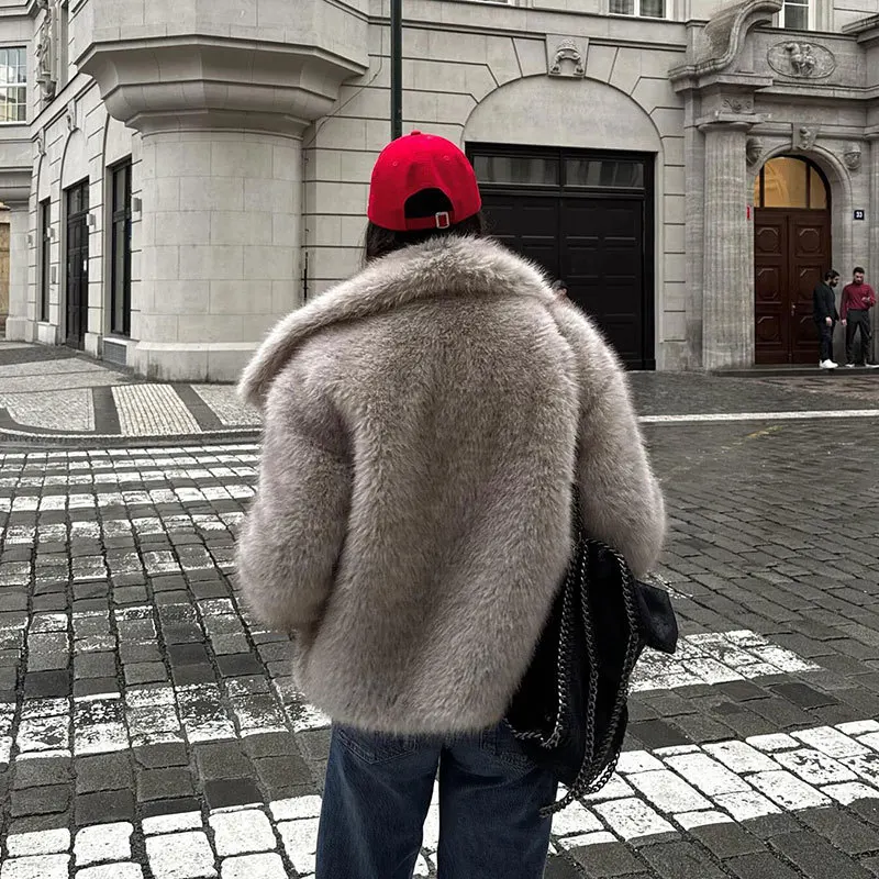 Woman Autumn Winter Faux Fur Coat Plush Fluffy Women's Jacket New in Outerwears White Red Gray Black Wool Blends Coats