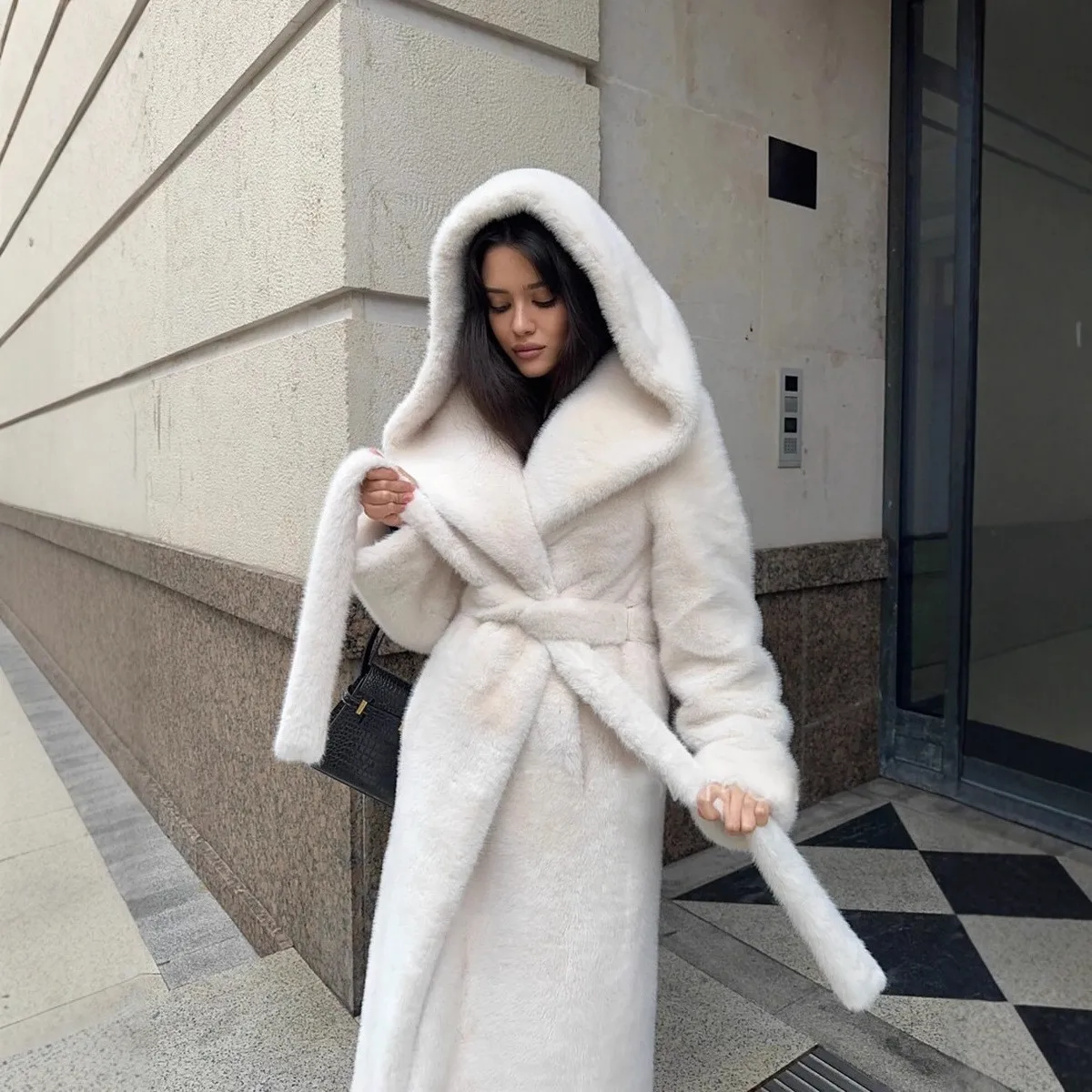 Winter Women High Quality Hooded Faux Fur Coat Luxury Long Fur Coat Loose OverCoat Thick Warm Plus Size Female Plush Coats