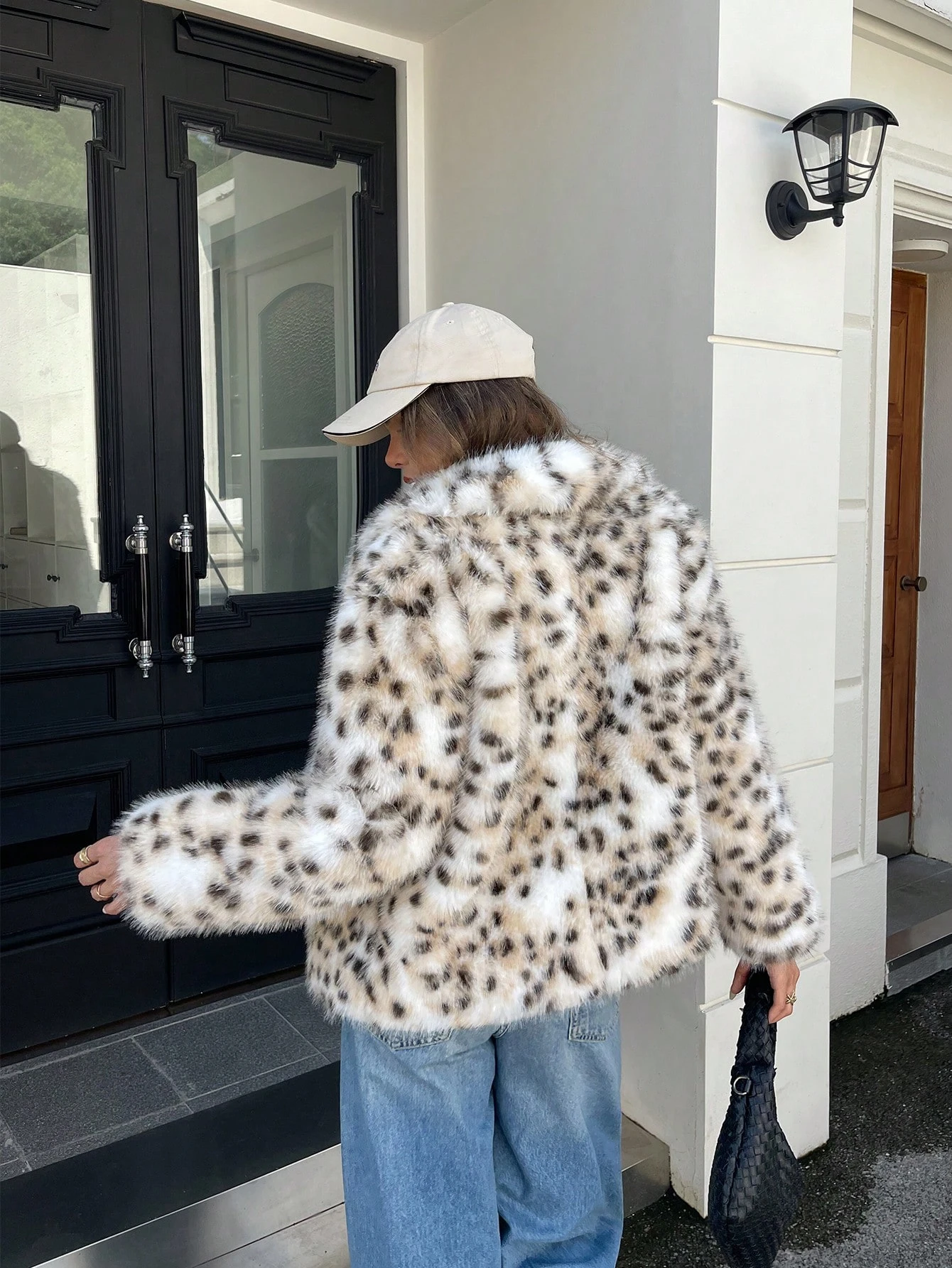 Women Winter Faux Fur Coat Snow Leopard Print Fluffy Short Jacket 2026 New Y2K Streetwear Vintage Outerwear