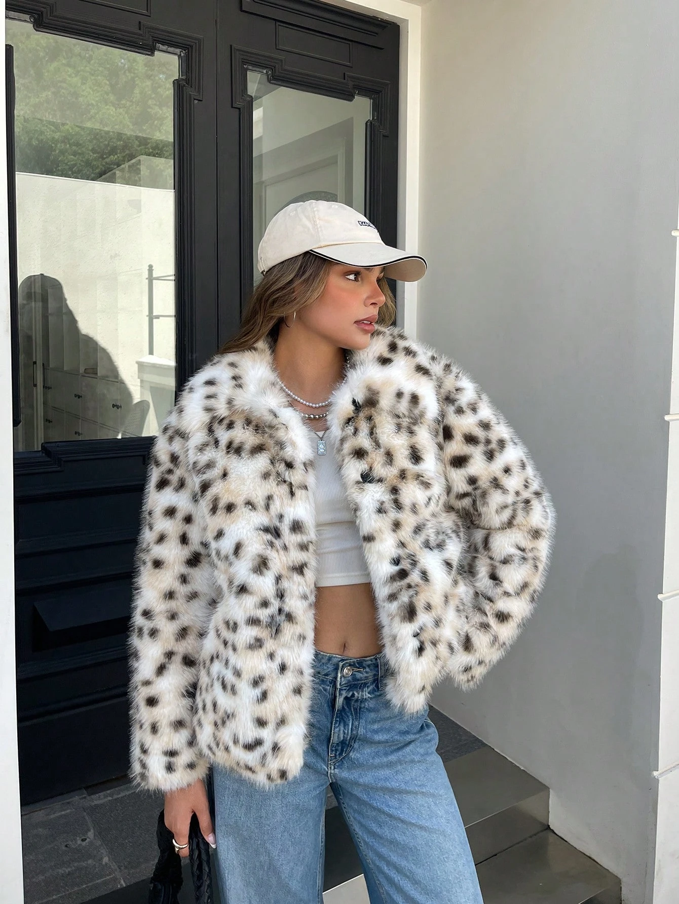 Women Winter Faux Fur Coat Snow Leopard Print Fluffy Short Jacket 2026 New Y2K Streetwear Vintage Outerwear