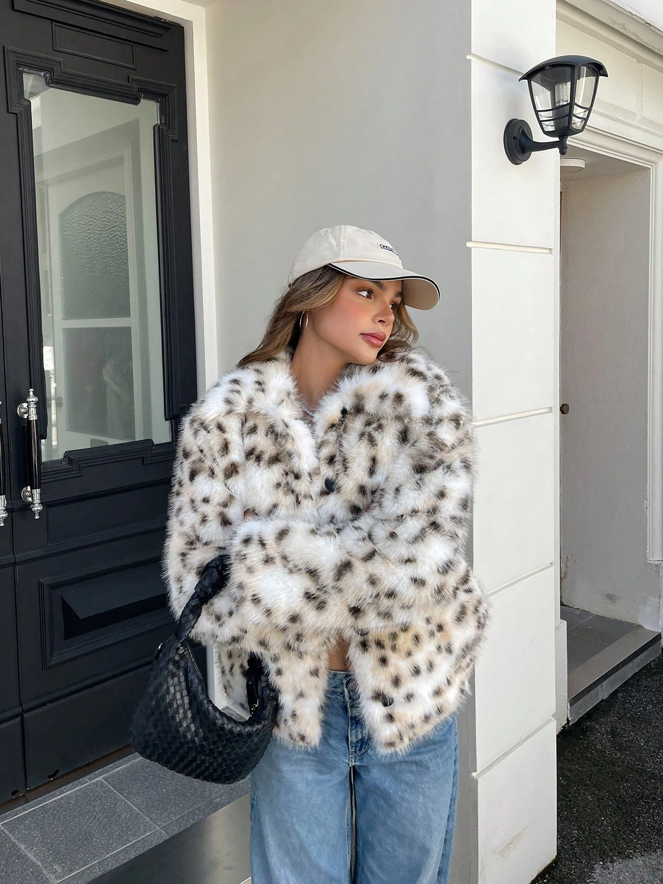 Women Winter Faux Fur Coat Snow Leopard Print Fluffy Short Jacket 2026 New Y2K Streetwear Vintage Outerwear