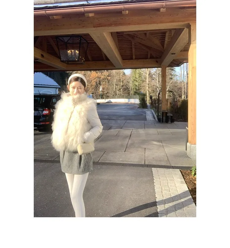 DEAT Fashion Stand Collar Sleeveless Fluffy Faux Fur Vests Women's Thick Warm Simple White Coats Autumn New 7A6164