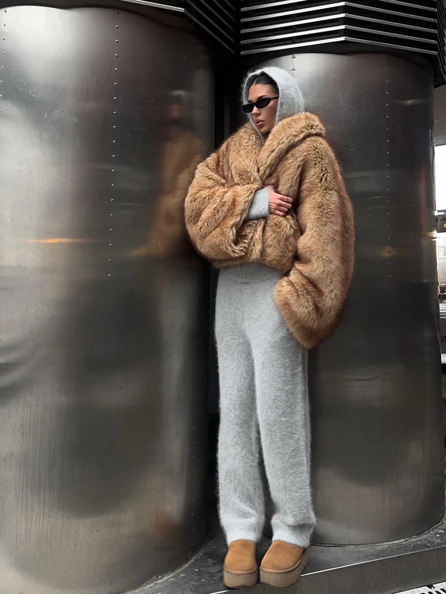 Women's Faux Fur Coat Fluffy Camel Oversized Lapel Collar Cropped Winter Warm Thick Jacket Elegant Luxe Chic Outerwear