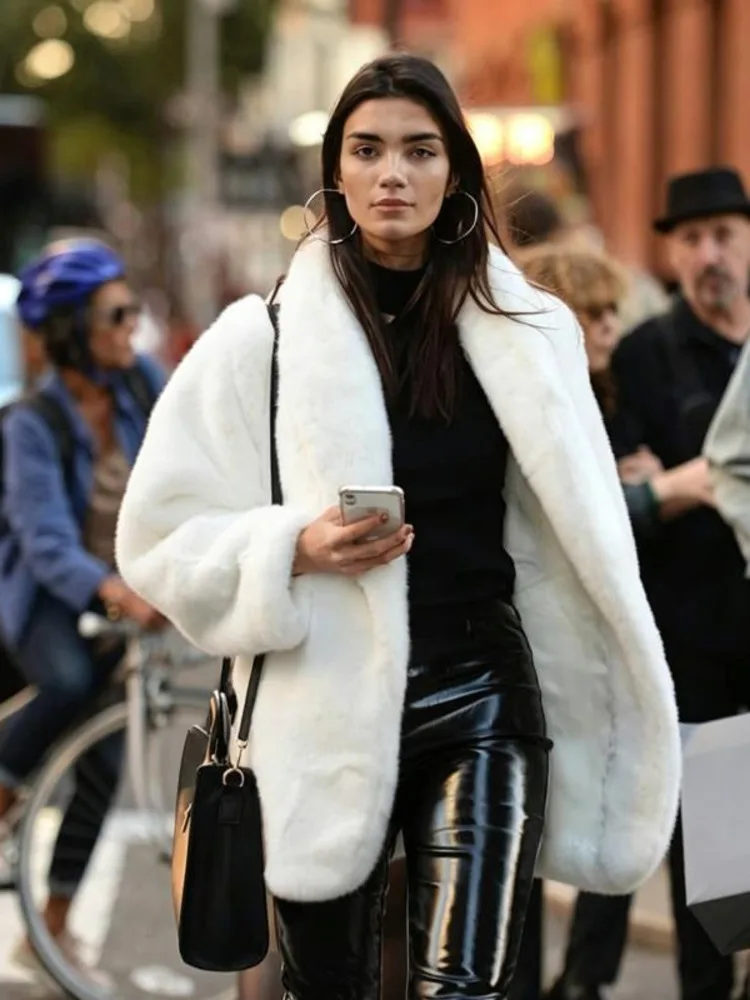 LGRQ Streetwear Fashion Faux Fur Coat Women's 2026 New Winter Minimalist Lapel Long Sleeve Loose Plush Warm Outerwear 19DB3550
