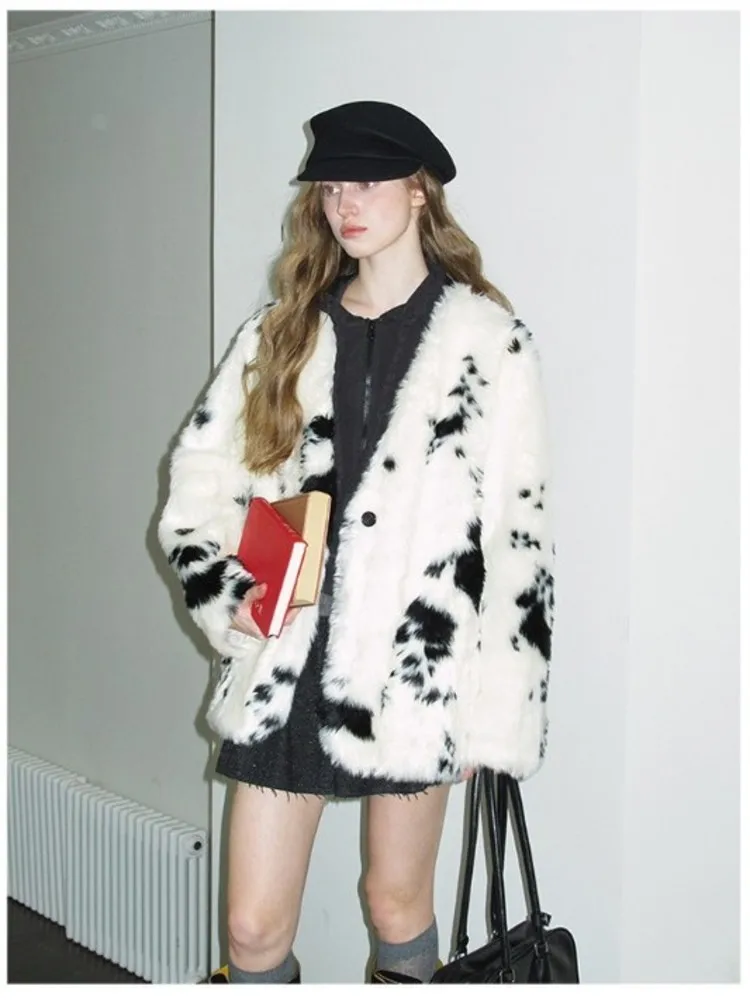 LGRQ Minimalist Fashion Printed Faux Fur Coats Women 2026 Winter V-neck Full Sleeve Loose Coat Female Outerwear 19DB3549