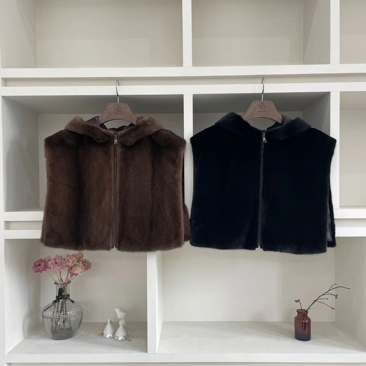 Women's Hooded Faux Fur Vest Zip Up Sleeveless Plush Thick Winter Warm Coat Elegant Luxe Chic Trendy Outerwear