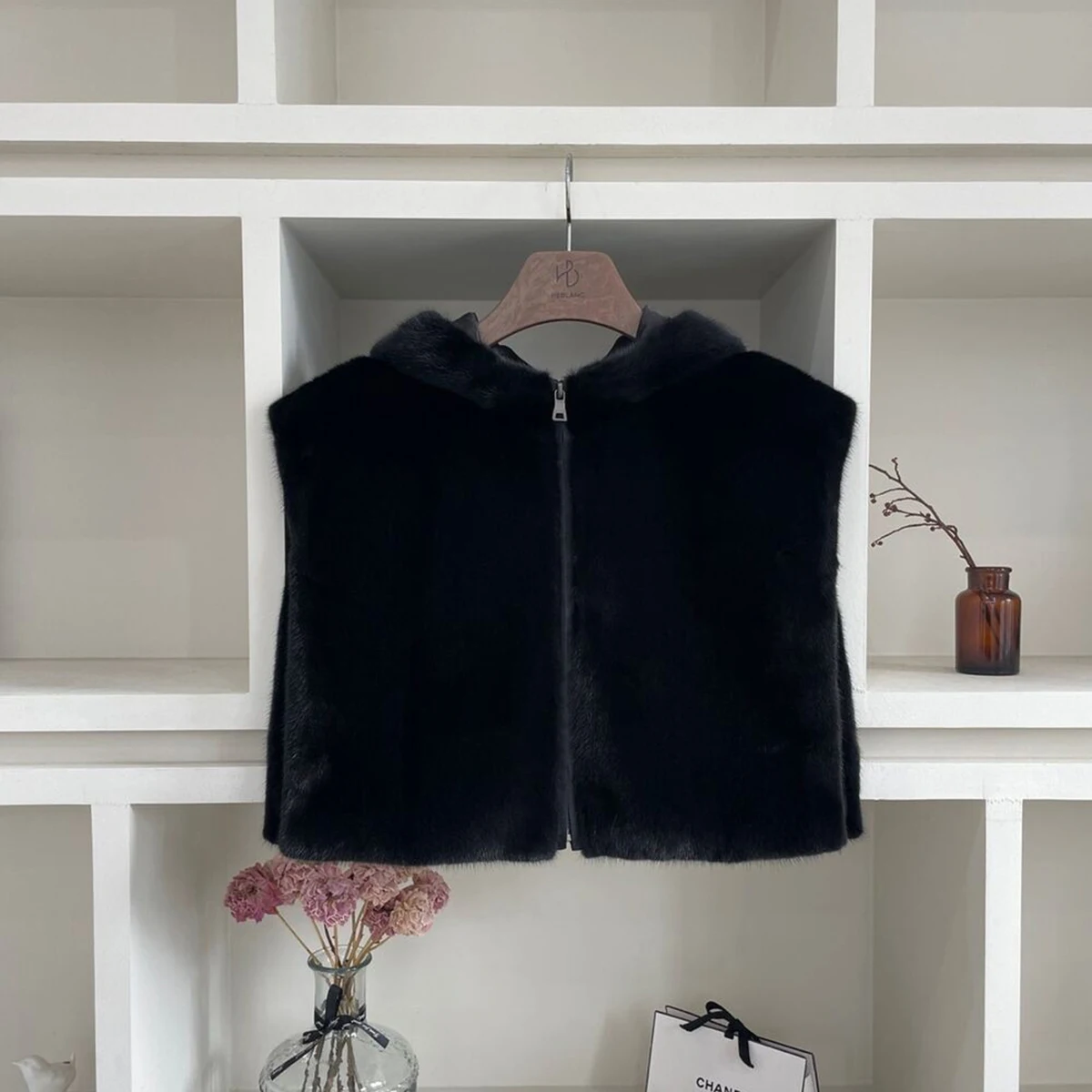 Women's Hooded Faux Fur Vest Zip Up Sleeveless Plush Thick Winter Warm Coat Elegant Luxe Chic Trendy Outerwear