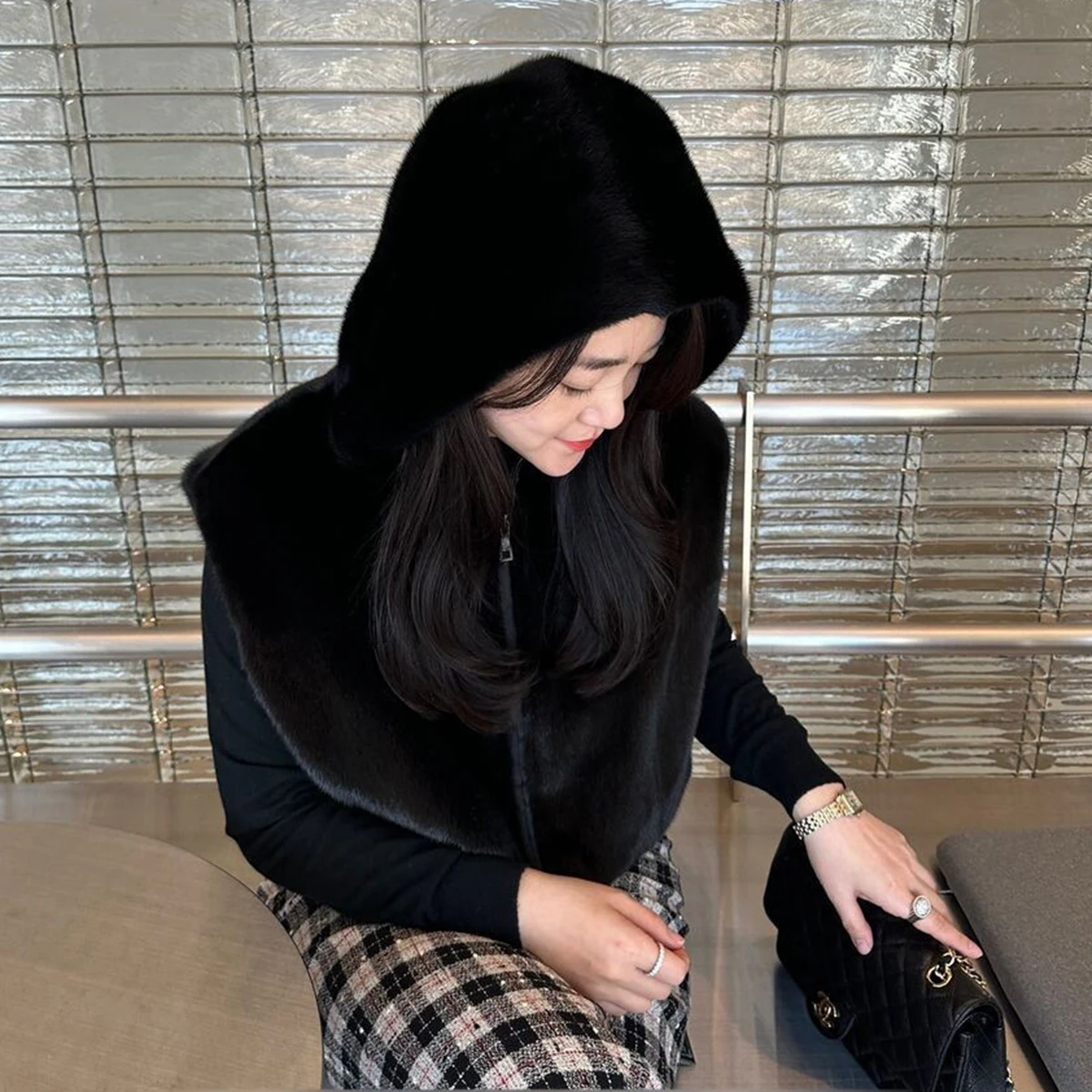 Women's Hooded Faux Fur Vest Zip Up Sleeveless Plush Thick Winter Warm Coat Elegant Luxe Chic Trendy Outerwear