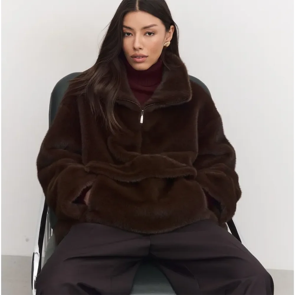 LIMO Ladies Half‑Zip Faux Fur Coat Stand Collar Casual Loose Fit Fashion Plush Outer Jacket With Pockets