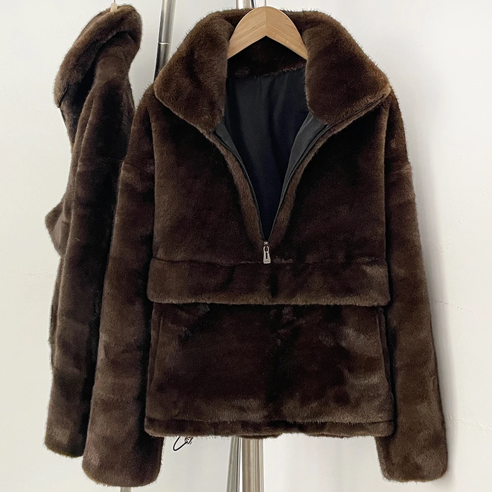 LIMO Ladies Half‑Zip Faux Fur Coat Stand Collar Casual Loose Fit Fashion Plush Outer Jacket With Pockets