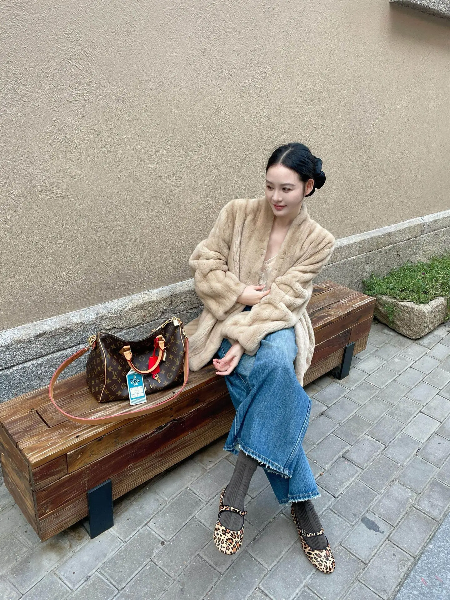 Winter Women Faux Mink Fur Coats Solid Fur Jackets Mid Length Pocket V Neck Long Sleeves Single Breasted Loose Fit Casual 2026