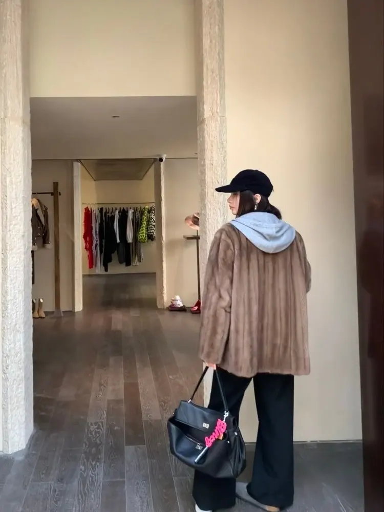 Winter Women Faux Mink Fur Coats Solid Fur Jackets Mid Length Pocket V Neck Long Sleeves Single Breasted Loose Fit Casual 2026