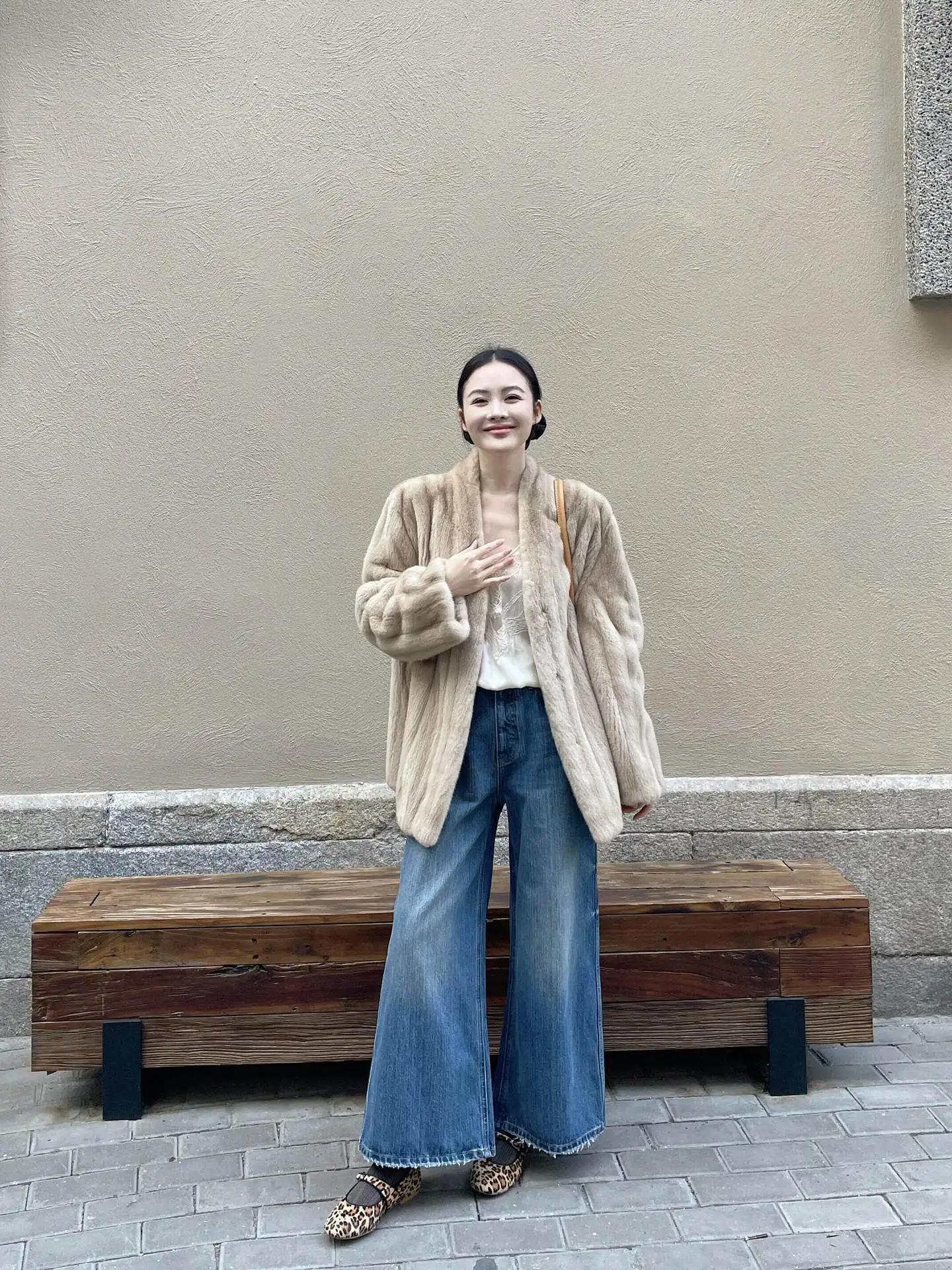 Winter Women Faux Mink Fur Coats Solid Fur Jackets Mid Length Pocket V Neck Long Sleeves Single Breasted Loose Fit Casual 2026