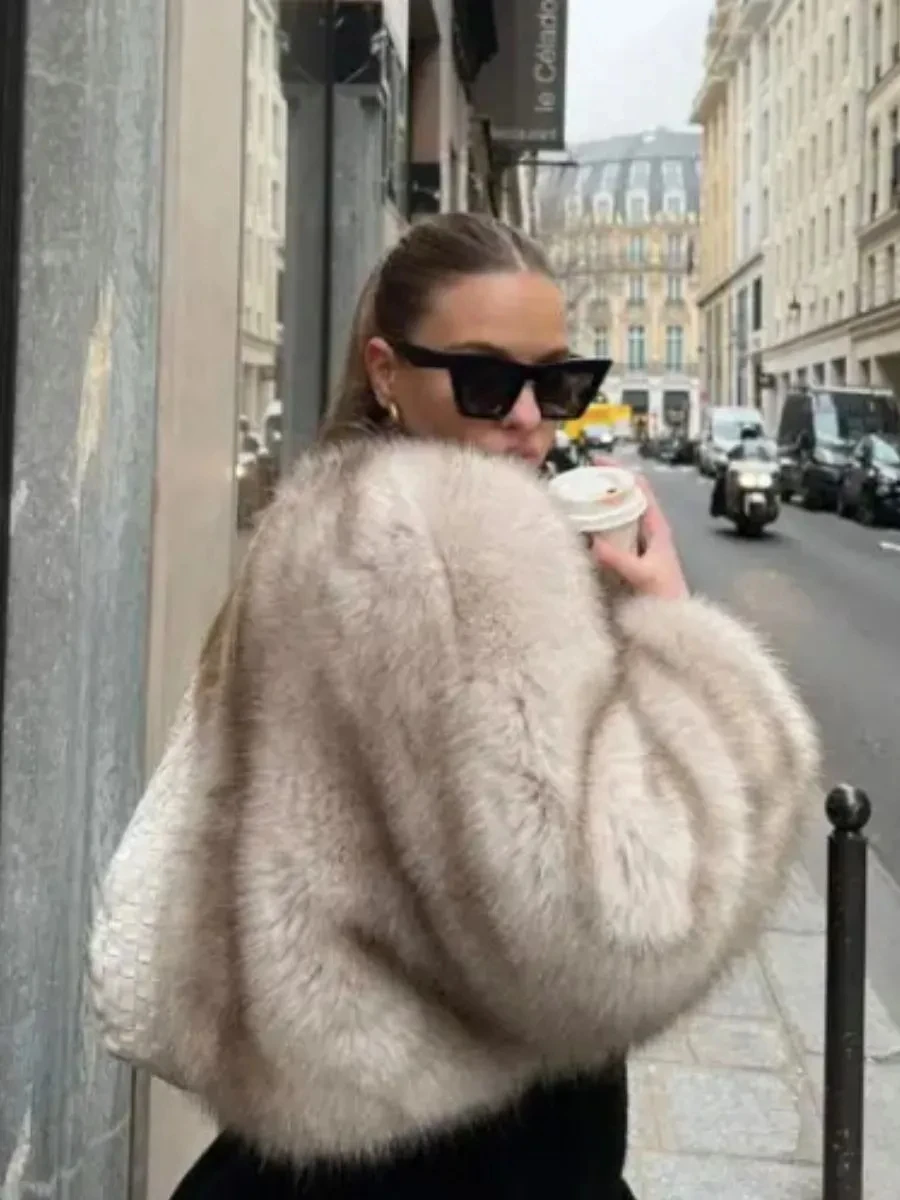 Women Winter Faux Fur Coat Short Fluffy 2026 New Light Grey Old Money Elegant Warm Luxury Streetwear Outerwear