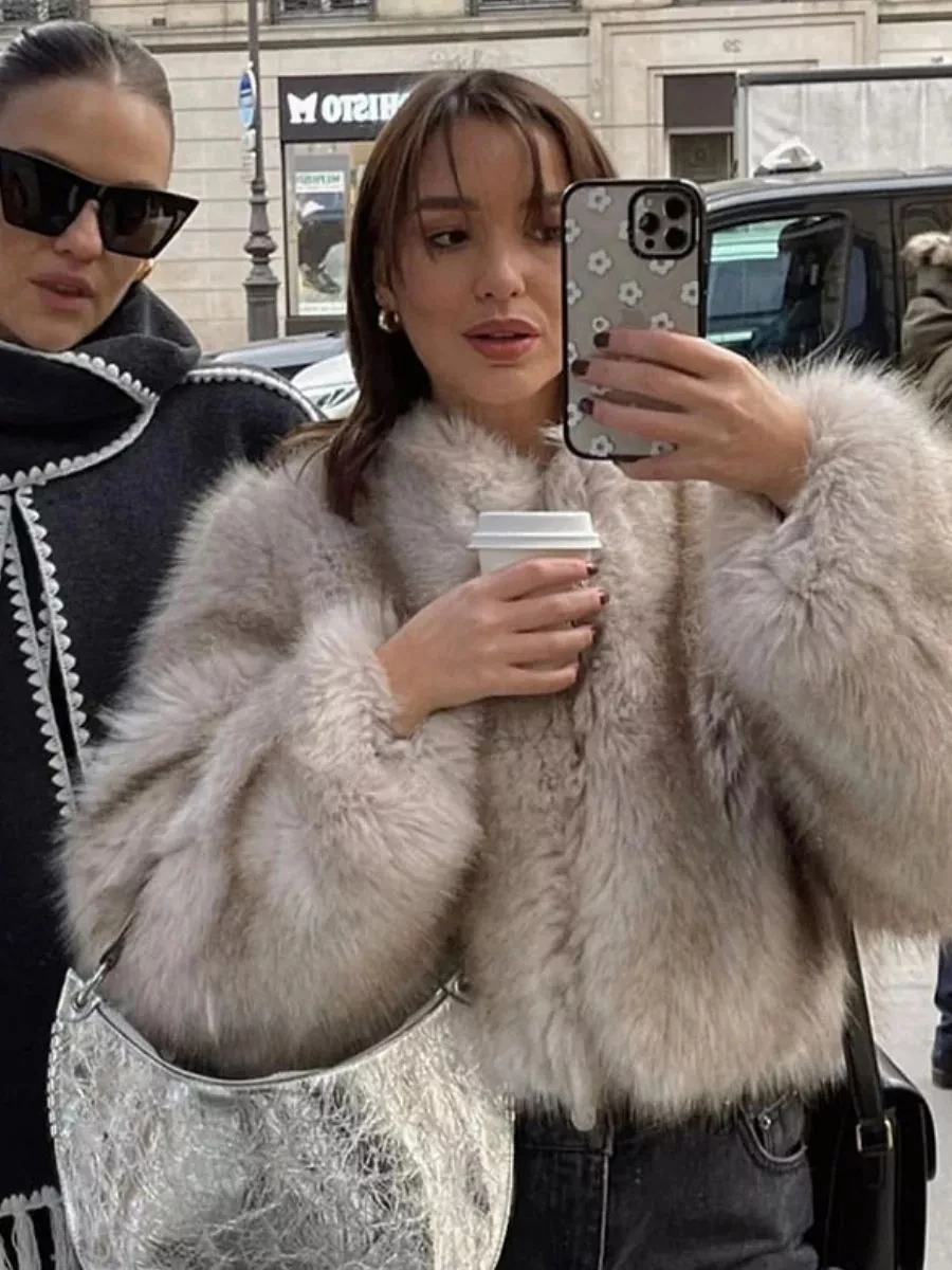 Women Winter Faux Fur Coat Short Fluffy 2026 New Light Grey Old Money Elegant Warm Luxury Streetwear Outerwear