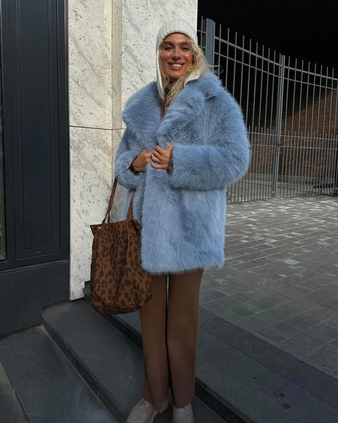 2025 New Mid Length Light Blue Faux Fur Coat Women Autumn Winter Eco Friendly Plush Fashion Temperament Top