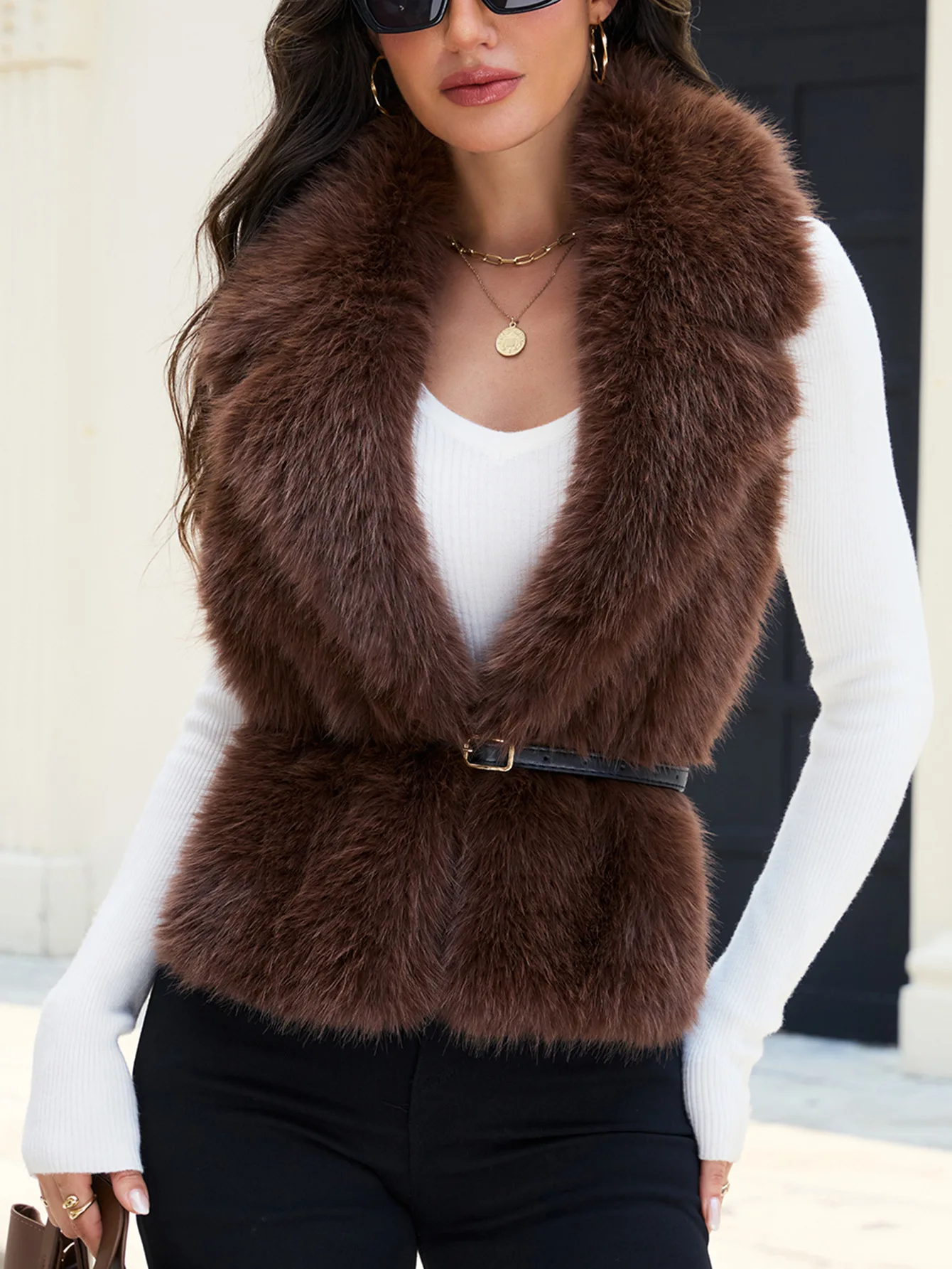 Women's Faux Fur Shawl Fox Fur Imitation Eco-Friendly Winter Scarf Luxury Style for Warmth And Fashion Accessory