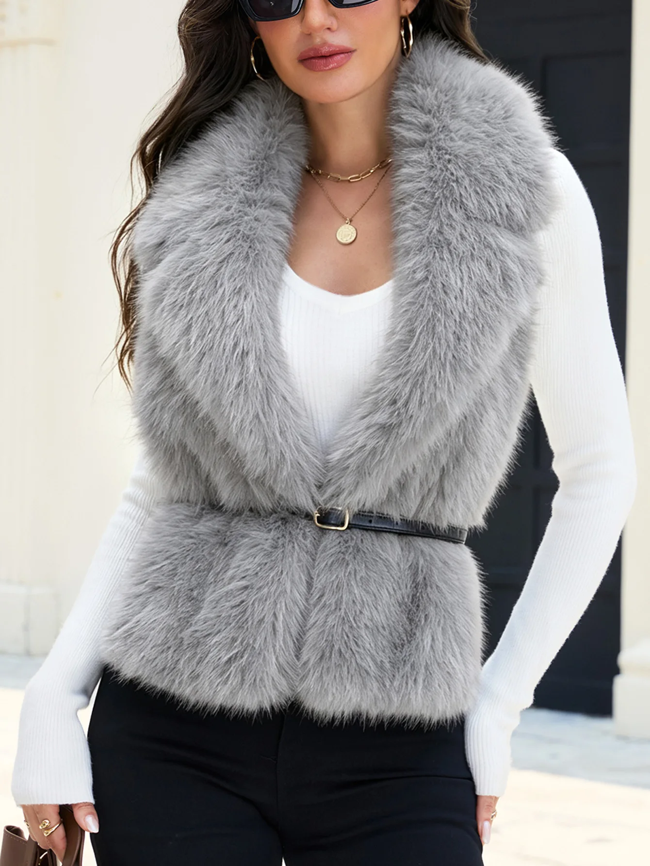 Women's Faux Fur Shawl Fox Fur Imitation Eco-Friendly Winter Scarf Luxury Style for Warmth And Fashion Accessory