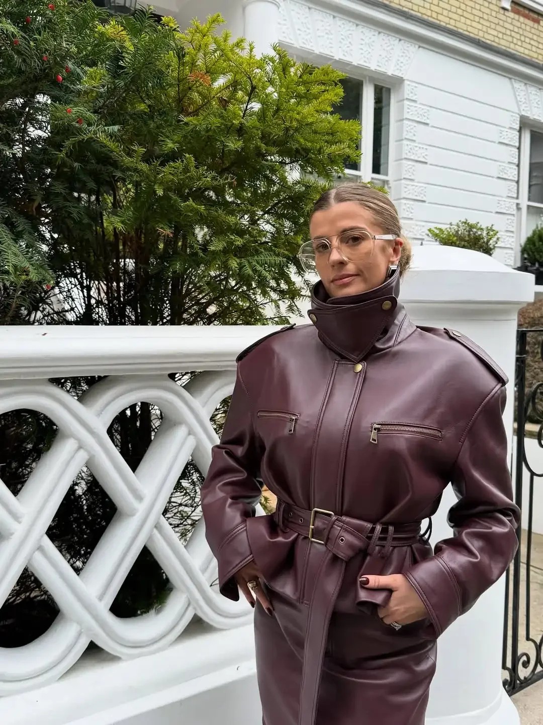 Solid Burgundy Waist Cinching Jacket Women Fashion Lace Up Stand Collar Zipper Bucket Short Jackets 2025 Lady High Street Coat