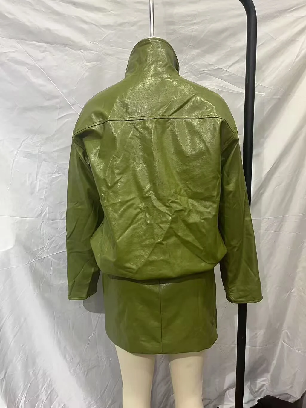 Green PU leather jacket women's autumn 2025 new item small and short motorcycle jacket top