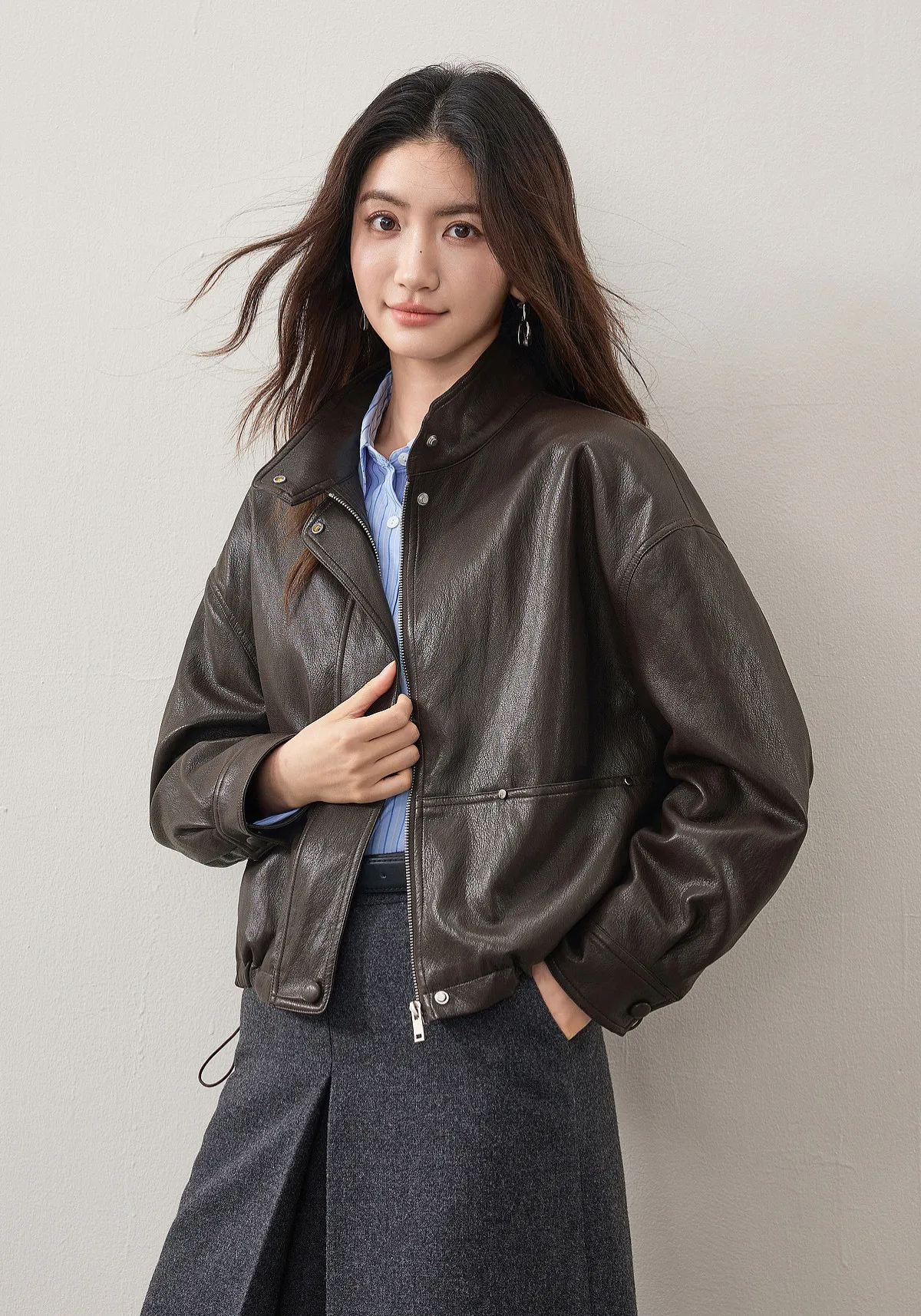 SENTUBILA Women's Retro PU Jacket Motorbike Style Loose Drop Shoulder Cropped Coat 2026 Autumn Trendy Outerwear Ladies W63GA7905