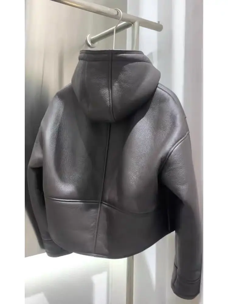 2026 New Autumn Winter Moto Lambswool Jacket Outwear Women's Wear Corner Buckle Loose Short Hooded Warm Leather Jacket Tops