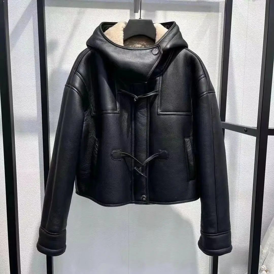 2026 New Autumn Winter Moto Lambswool Jacket Outwear Women's Wear Corner Buckle Loose Short Hooded Warm Leather Jacket Tops