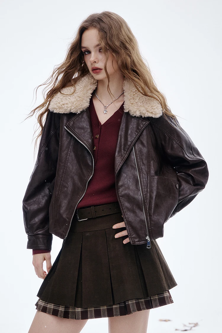 ELFSACK 2025 Winter New Arrivals Y2K Vintage Chic Layered Lapel Faux Leather Short Jacket For Women