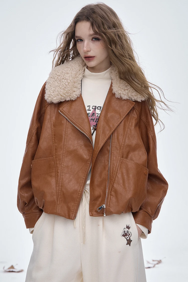 ELFSACK 2025 Winter New Arrivals Y2K Vintage Chic Layered Lapel Faux Leather Short Jacket For Women
