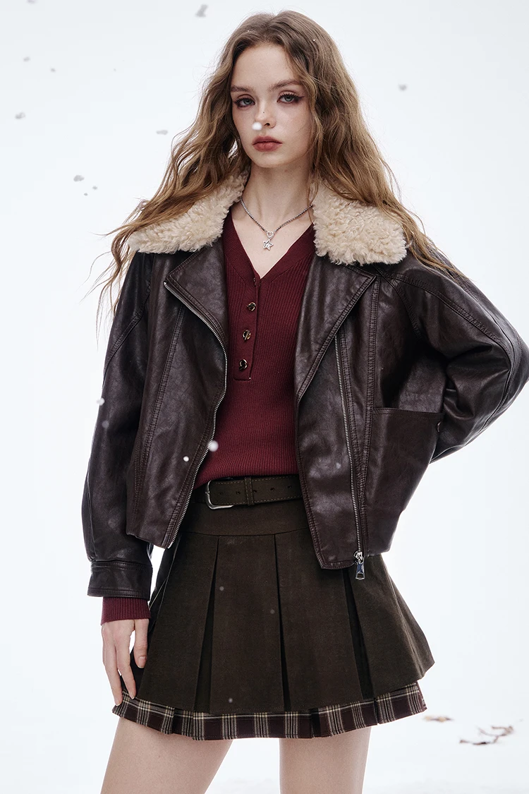 ELFSACK 2025 Winter New Arrivals Y2K Vintage Chic Layered Lapel Faux Leather Short Jacket For Women