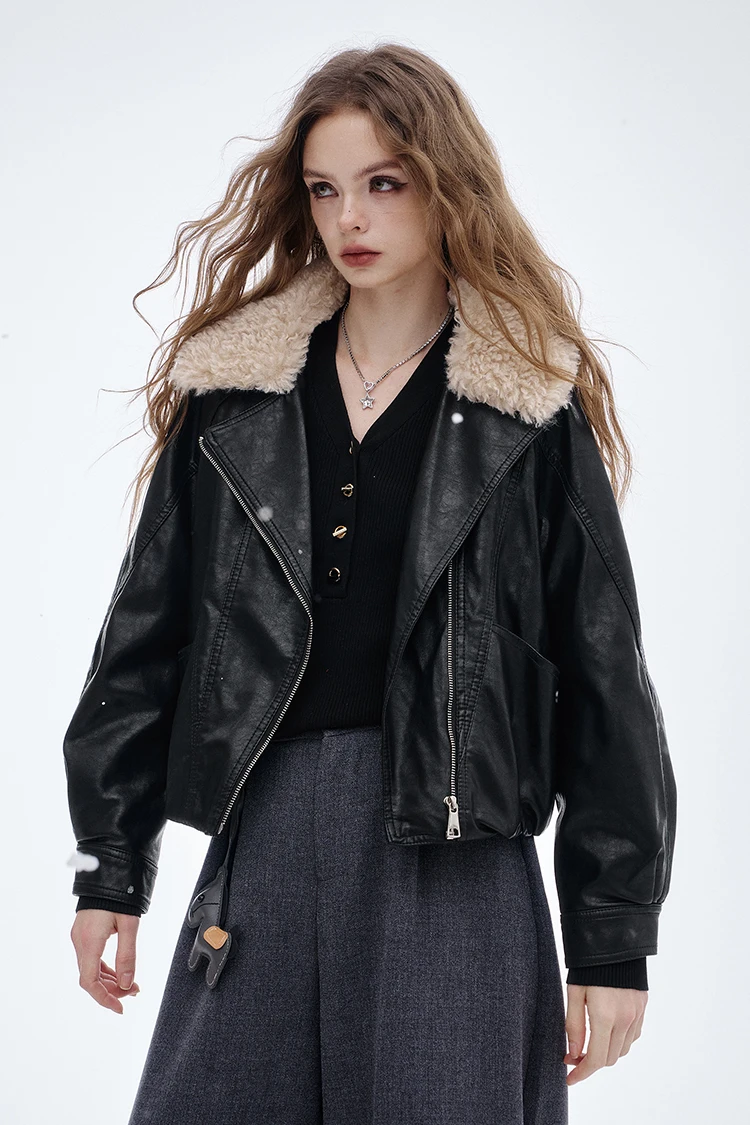 ELFSACK 2025 Winter New Arrivals Y2K Vintage Chic Layered Lapel Faux Leather Short Jacket For Women
