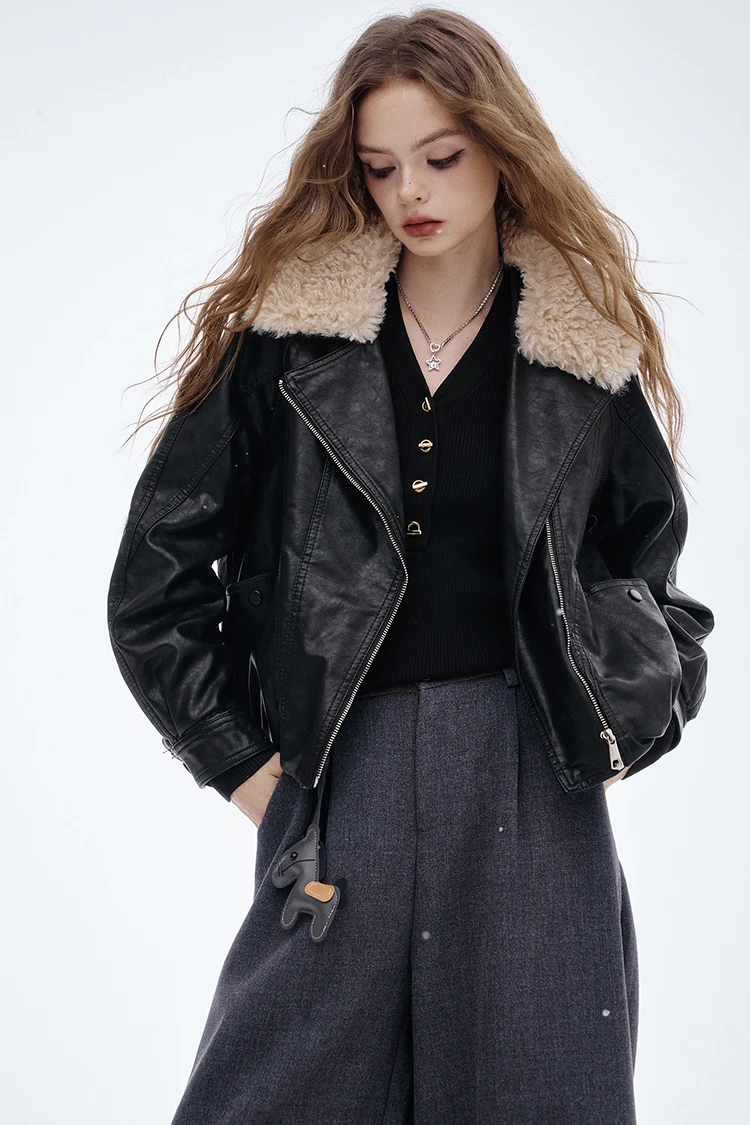 ELFSACK 2025 Winter New Arrivals Y2K Vintage Chic Layered Lapel Faux Leather Short Jacket For Women