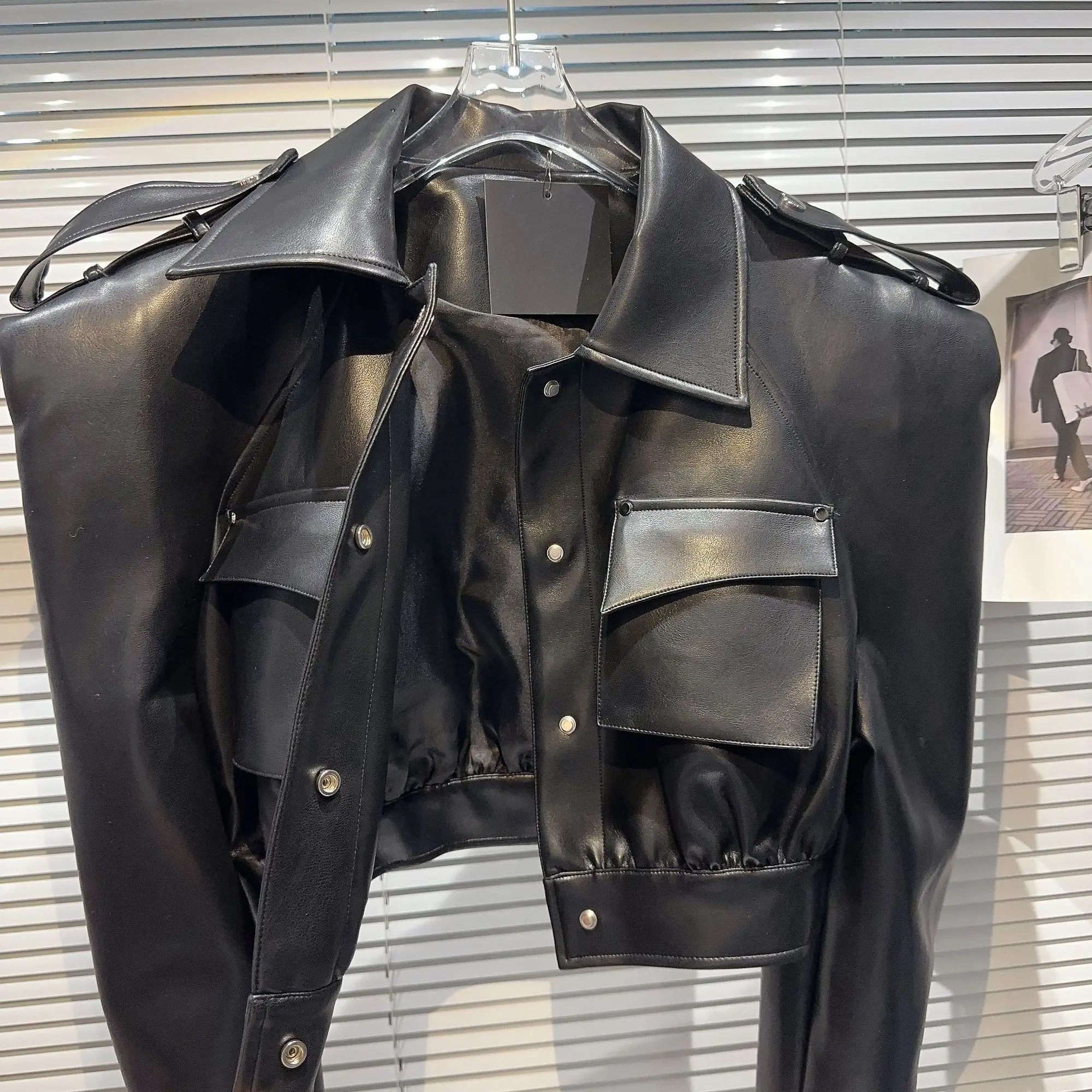 DEAT Streetwear Pocket PU Leather Black Coat For Women Long Sleeve Single Breasted Lapel Jacket 2024 Autumn New Female 11XX5280