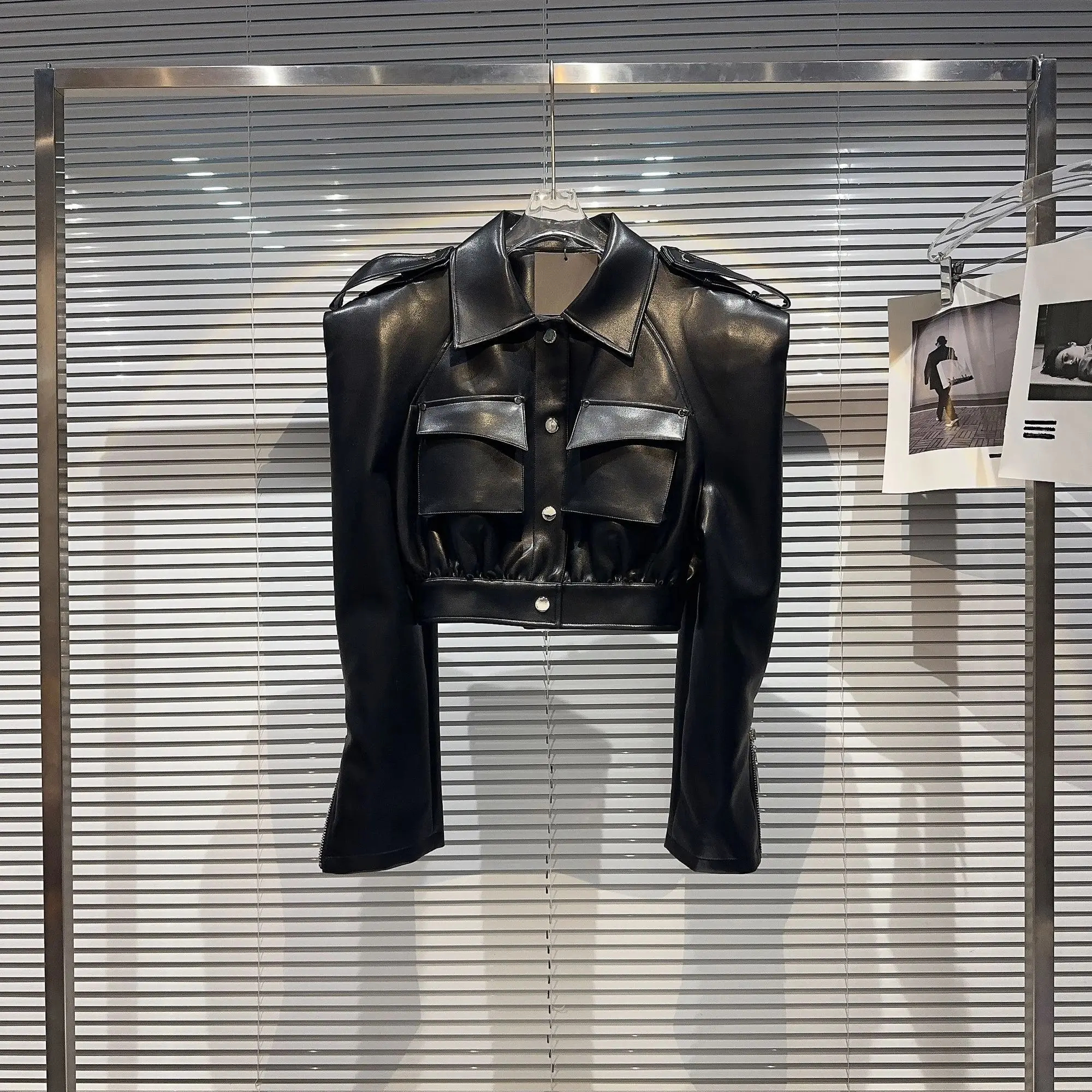 DEAT Streetwear Pocket PU Leather Black Coat For Women Long Sleeve Single Breasted Lapel Jacket 2024 Autumn New Female 11XX5280