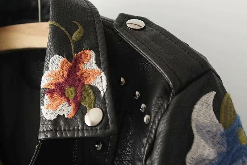 2026 New Women's High Street Floral Print Embroidery Faux Leather Jackets Female Moto & Biker Rivet Black Punk Outerwear Coats