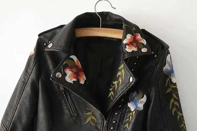 2026 New Women's High Street Floral Print Embroidery Faux Leather Jackets Female Moto & Biker Rivet Black Punk Outerwear Coats