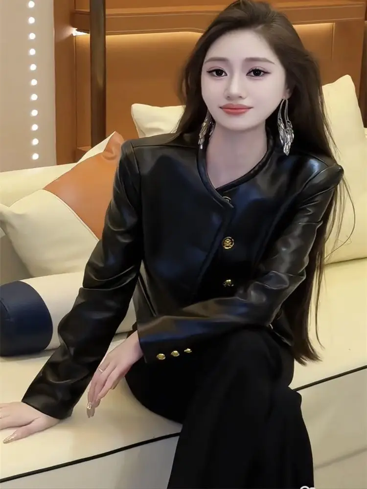 2025 autumn new fashion leather U coat women's high-end heavy industry metal buckle lapel thin short leather jacket