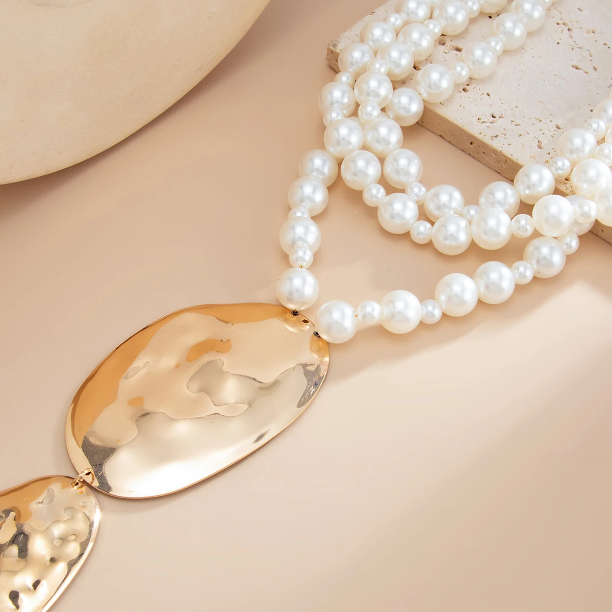 Ingemark Exaggeration Irregular Big Ellipse Pendant Necklace Women Boho Elegant Imitation Pearl Choker Chain Party Jewelry Gift