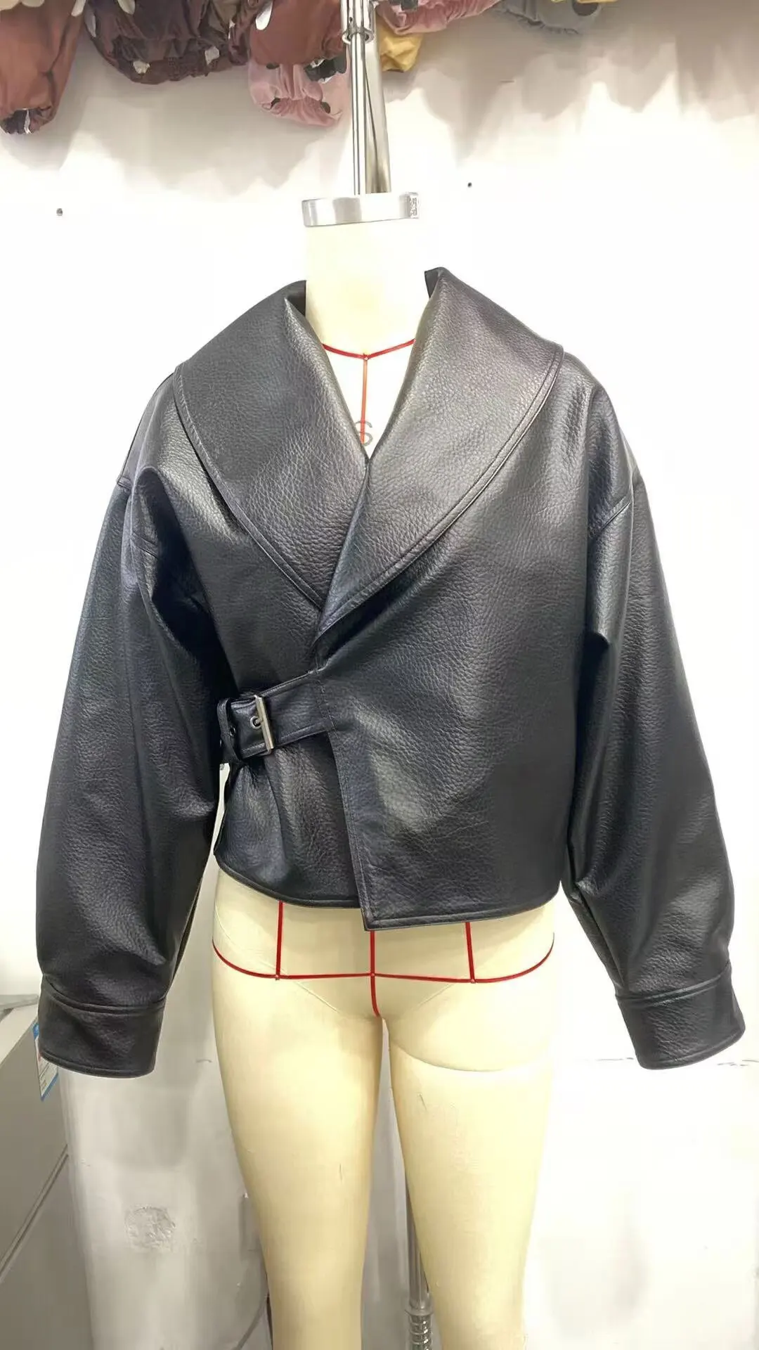 HH Women Vintage Faux Leather Jacket Front Side Buckle Belt Design Long Sleeve Lapel Short Coat Autumn Fashion Street Outerwear