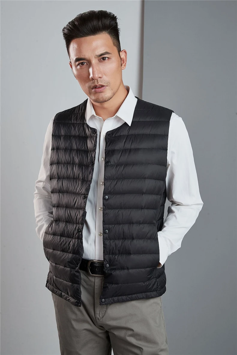 2026 New men's Sleeveless Puffer Jacket Spring Winter men 90% White Duck Down Ultra Lightweight Packable Warm Down Liner Vest